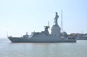 Kri_tombak di Surabaya