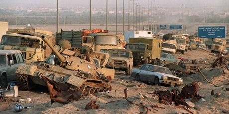 26 Februari 1991, Highway of Death : Jalan Raya Kematian tentara Irak yang sudah menyerah dan mundur di Perang Teluk