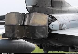 thrust reverser