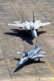 F-5 dan F-15