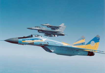 Ukraina Mig29 dan F-16 Amerika