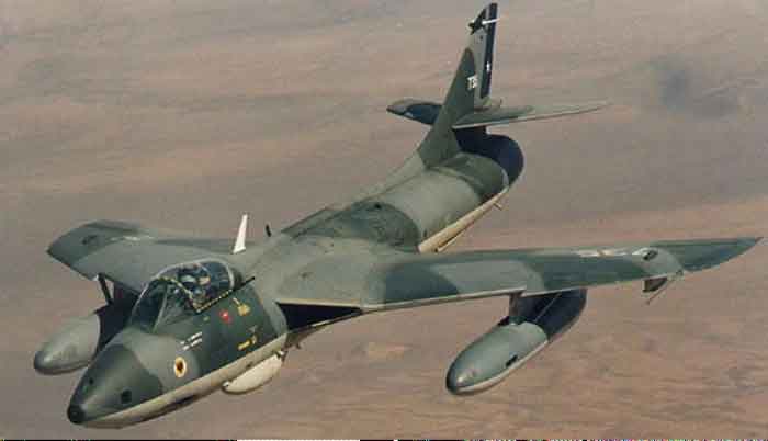 Pesawat tempur Hawker Hunter FGA.71/ FGA.9 ground-attack fighter AU Chile