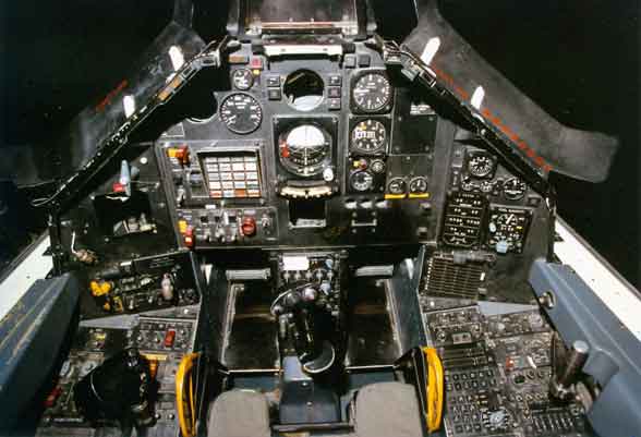 Kokpit Pesawat tempur siluman Lockheed F-117 Nighthawk