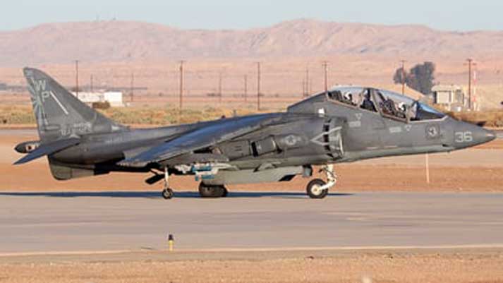 Pesawat latih TAV-8B Harrier II