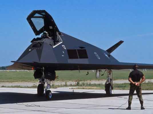 Pesawat tempur siluman Lockheed F-117 Nighthawk Amerika