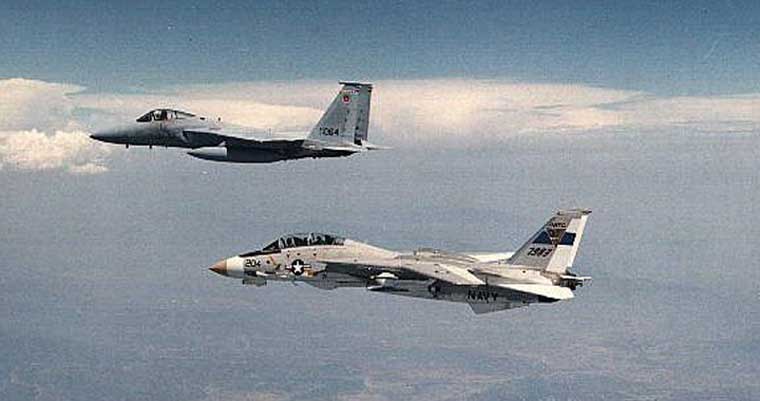 Pesawat tempur kelas berat F-14 Tomcat vs F-15 Eagle