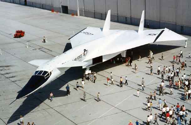 pesawat pembom North American XB-70 Valkyrie