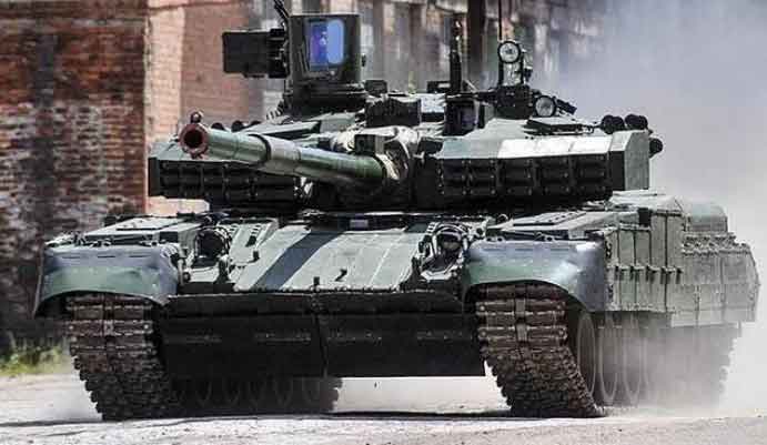 T-84 Oplot adalah tank tempur utama (MBT) Ukraina, pengembangan dari tank tempur utama T-80 Soviet yang diperkenalkan pada tahun 1976. T-84 pertama kali dibangun pada tahun 1994 dan mulai beroperasi di Angkatan Bersenjata Ukraina pada tahun 1999. T-84 didasarkan pada versi T-80 bermesin diesel, T-80UD. Mesin piston lawan performa tinggi menjadikannya salah satu MBT tercepat di dunia, dengan rasio power-to-weight sekitar 26 tenaga kuda per ton (19 kW/t).