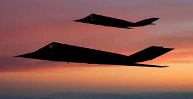 Pesawat tempur siluman Lockheed F-117 Nighthawk