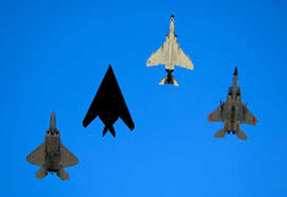 Pesawat tempur F-22, F-117, F-4 dan F-15