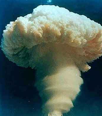 Pada tahun 1967, tak lama setelah keberhasilan ledakan bom hidrogen, miniaturisasi bom hidrogen juga dibuat. Angkatan Udara memilih model yang cocok, sebagai pembawa bom hidrogen miniatur