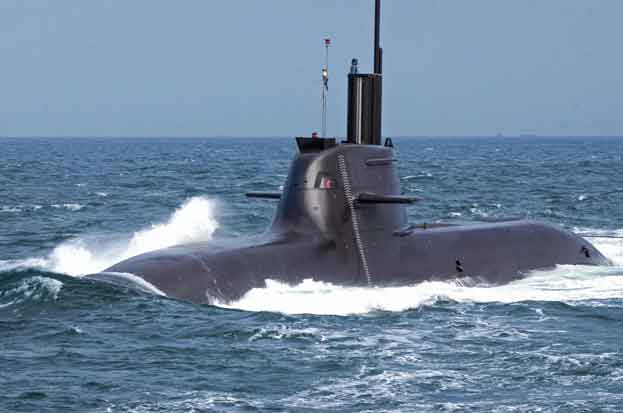 Pada awal 1990-an Angkatan Laut Jerman sedang mencari pengganti kapal selam Type 206. Studi awal dimulai pada peningkatan desain Type 209, dengan kemampuan AIP, yang disebut Type 212.