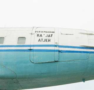 Pesawat Dakota sumbangan dari rakyat Aceh itu kemudian diberi nama Dakota RI-001 Seulawah. Seulawah sendiri berarti "Gunung Emas".