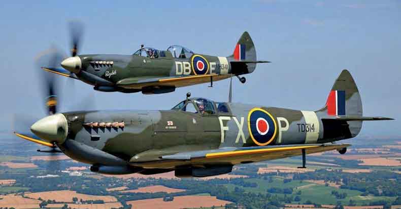 Supermarine Spitfire versi crew 1 dan 2 orang untuk latihan