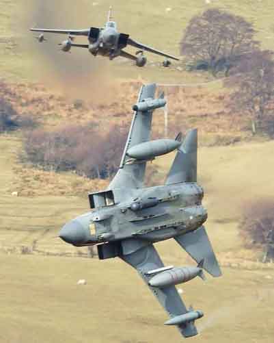 Tornado dikembangkan dan dibangun oleh Panavia Aircraft GmbH, konsorsium tri-nasional yang terdiri dari British Aerospace (sebelumnya British Aircraft Corporation), MBB dari Jerman Barat, dan Aeritalia dari Italia. Ini pertama kali terbang pada 14 Agustus 1974 dan diperkenalkan ke layanan pada 1979-1980.