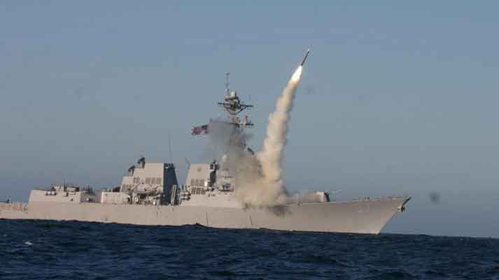 USS Chafee (DDG-90) meluncurkan Blok V Tomahawk pada awal pengujian operasional pada tahun 2020