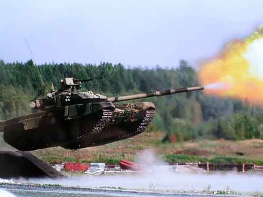 Tank T-90 adalah pengembangan lebih lanjut dari Main Battle Tank (MBT) T-72B. T-90 dilengkapi dengan sistem senjata yang tepat yang memungkinkan kru untuk menyerang target darat dan udara.