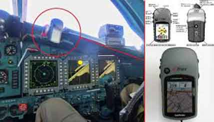 GPS Garmin digunakan pada kokpit Su-34 yang beroperasi di palagan Suriah. Model persis GPS Garmin ada di sisi kanan foto.