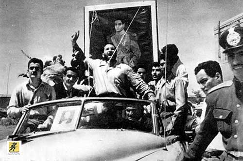 Dinas Intelijen Rahasia Inggris (MI6) dan Badan Intelijen Pusat AS (CIA) menggulingkan perdana menteri sekuler anti-kolonial Iran, Mohammad Mosaddeq, pada Agustus 1953. Kudeta menandai titik balik penting bagi politik Iran: ia mengembalikan Shah Reza Pahlavi yang pro-Barat dan memperkuat posisi jangka pendek Barat di Timur Tengah.