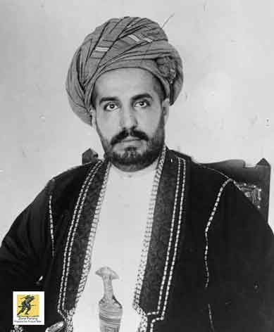 RAJA UNTUK SEHARI: Yang Mulia Sayyid Khalid bin Barghash, Sultan Zanzibar… setidaknya itulah gelarnya sampai kapal perang Inggris tiba