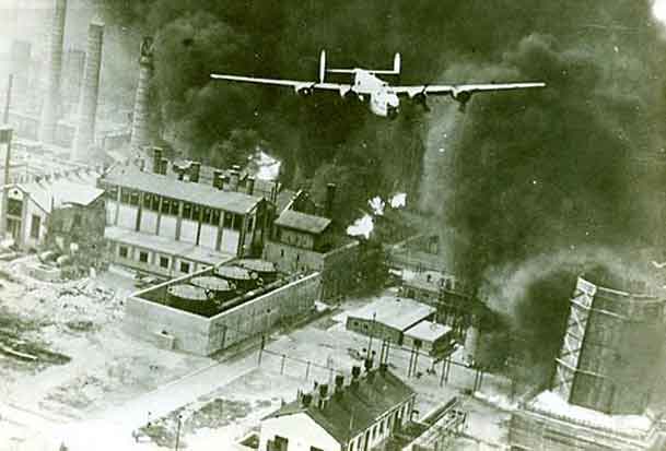Operasi Tidal Wave adalah serangan udara oleh pembom Angkatan Udara Angkatan Darat Amerika Serikat (USAAF) yang berbasis di Libya pada sembilan kilang minyak di sekitar Ploiești, Rumania pada 1 Agustus 1943, selama Perang Dunia II. Itu adalah misi pengeboman strategis dan bagian dari "kampanye minyak" untuk menjauhkan bahan bakar berbasis minyak bumi ke kekuatan Poros