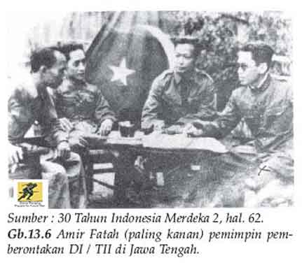 Amir Fatah bernama lengkap Amir Fatah Wijaya Kusumah, adalah salah satu pimpinan Hizbullah Fisabilillah di daerah Besuki, Jawa Timur sebelum bergolaknya pemberontakan DI/TII di Jawa Tengah. Ketika Perjanjian Renville ditanda tangani oleh pihak Belanda dan Indonesia, maka semua kekuatan Republik diharuskan hijrah ke Jawa Tengah, termasuk kesatuan Hizbullah dan Fisabilillah yang dipimpinnya. Pada tahun 1950, ia memproklamirkan wilayahnya merupakan bagian DI/TII Kartosuwiryo.