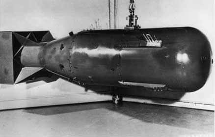 Biro Persenjataan Angkatan Laut membangun 25 unit Little Boy lainnya pada tahun 1947 untuk digunakan oleh pesawat serang nuklir Lockheed P2V Neptune yang dapat diluncurkan dari kapal induk kelas Midway. Semua unit Little Boy ditarik dari layanan pada akhir Januari 1951.