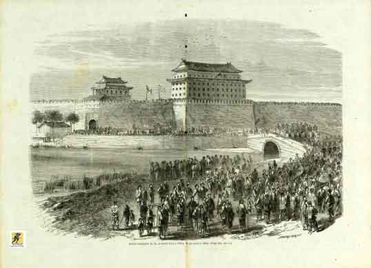 Dengan tentara Qing hancur, Kaisar Xianfeng melarikan diri dari ibukota, meninggalkan saudaranya, Pangeran Gong, untuk bertanggung jawab atas negosiasi. Negosiasi berpusat di sekitar pembebasan para tahanan. Pembicaraan gagal dan pada 11 Oktober para insinyur sekutu melaksanakan pekerjaan dan baterai untuk menerobos tembok Peking. Semuanya sudah siap malam itu ketika pada pukul 23.30 gerbang dibuka dan kota itu menyerah. Para tahanan telah dibawa ke Kementerian Kehakiman (atau Dewan Hukuman) di Beijing, di mana mereka ditahan dan disiksa. Parkes dan Loch dikembalikan bersama 14 orang lainnya yang selamat. Dua puluh tawanan Inggris, Prancis, dan India tewas. Tubuh mereka hampir tidak bisa dikenali.