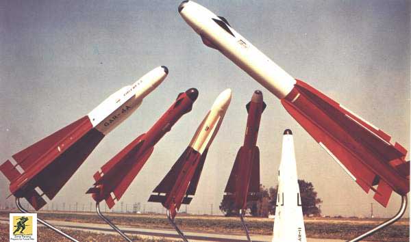 Dari kiri: AIM-4G, AIM-4A, AIM-4F, AIM-4C, AIM-26A, AIM-4D