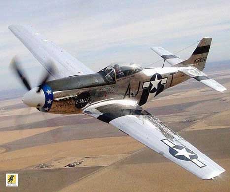 P-51 Mustang adalah pesawat tempur jarak jauh, satu kursi dan pembom tempur Amerika yang digunakan selama Perang Dunia II dan Perang Korea, di antara konflik lainnya. Mustang dirancang pada April 1940 oleh tim yang dipimpin oleh James H. Kindelberger dari North American Aviation (NAA) sebagai tanggapan atas persyaratan Komisi Pembelian Inggris.