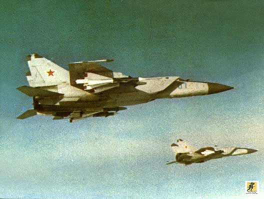 R-40 AA-6 adalah rudal udara-ke-udara jarak jauh supersonik yang dirancang untuk digunakan pada pencegat ketinggian tinggi Mig-25 Foxbat Uni Soviet. Model dasar R-40 memiliki jangkauan 30 kilometer. Model yang ditingkatkan R-40TD dan R-40RD memiliki jangkauan yang diperpanjang hingga lebih dari 50 kilometer dan kecepatan maksimum lebih dari Mach 4.