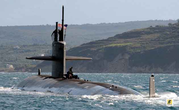 Menurut Departemen Pertahanan AS, kecepatan tertinggi kapal selam kelas Los Angeles adalah lebih dari 25 knot (46 km/jam; 29 mph), meskipun kecepatan maksimum sebenarnya diklasifikasikan. Beberapa perkiraan yang dipublikasikan telah menempatkan kecepatan tertinggi mereka pada 30 hingga 33 knot (56 hingga 61 km/jam; 35 hingga 38 mph). Dalam bukunya Submarine: A Guided Tour Inside a Nuclear Warship, Tom Clancy memperkirakan kecepatan tertinggi kapal selam kelas Los Angeles sekitar 37 knot (69 km/jam; 43 mph).