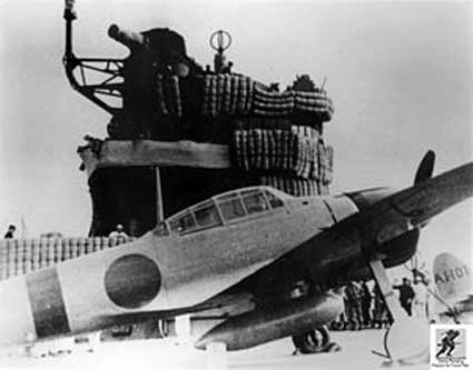 Pesawat tempur Mitsubishi A6M Zero Angkatan Laut Kekaisaran Jepang di kapal induk Akagi