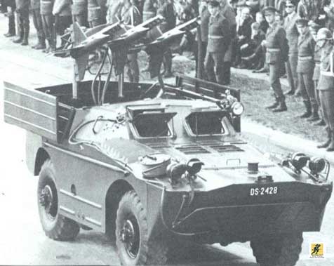 2P27 dengan 3M6 Shmel / AT-1 Snapper berdasarkan lapis baja BRDM-1 - dengan tiga rel peluncuran pop up yang dilindungi oleh penutup lapis baja. Ini mulai beroperasi pada tahun 1964.