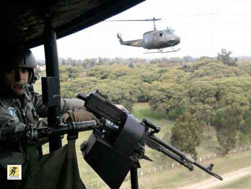 MAG Versi Helikopter, menembak dari pemicu solenoida; Mampu, sekurang-kurangnya dalam beberapa subvarian, memberi pasokan peluru dari bagian kiri dan kanan.