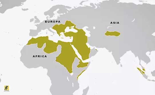 Suleiman menjadi raja terkemuka di Eropa abad ke-16, memimpin puncak kekuatan ekonomi, militer, dan politik Kekaisaran Ottoman. Dia mengakuisisi sebagian besar Timur Tengah dan wilayah yang luas di Afrika Utara. Di bawah pemerintahannya, armada Ottoman mendominasi lautan dari Mediterania ke Laut Merah dan melalui Teluk Persia.