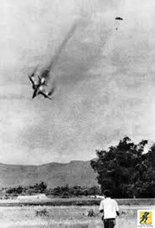 Pesawat militer AS yang ditembak jatuh di Vietnam