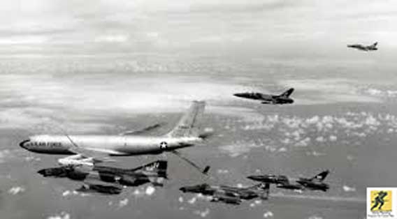 KC-135, F-4 dan F-105 dalam perang Vietnam