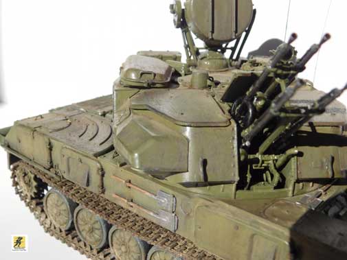 ZSU-23-4 Shilka dipersenjatai dengan senjata quad 23 mm. Ini adalah varian modifikasi dari senjata anti-pesawat ZU-23 yang ditarik. Kendaraan ini memiliki laju tembakan 3.400 putaran per menit. Ini menembakkan putaran yang sama dengan ZU-23.