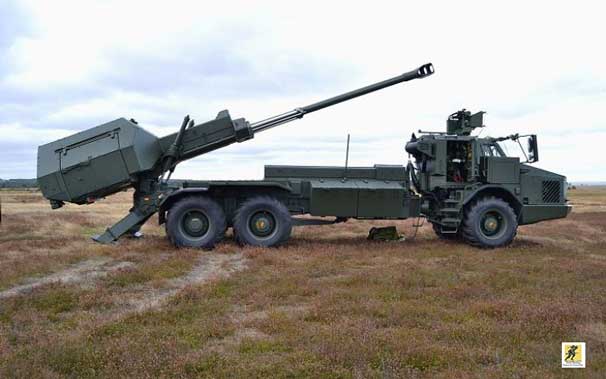 Archer Artillery System, atau Archer FH77BW L52 - Sistem ini memberikan daya tembak serangan presisi dan daya tembak berkelanjutan yang tinggi untuk dukungan dan untuk operasi penembakan dengan lebih dari 25 ton amunisi per senjata dan operasi 24 jam.