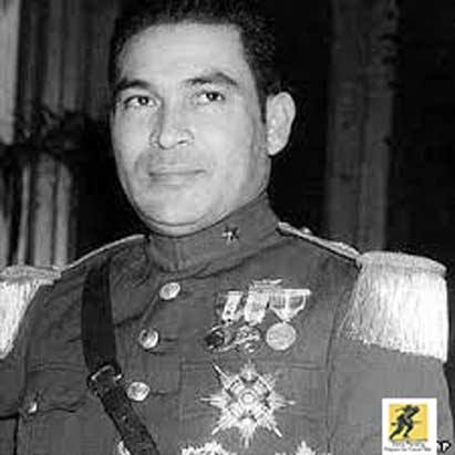 Fulgencio Batista y Zaldívar ,lahir dengan nama Rubén Zaldívar(16 Januari 1901 - 6 Agustus 1973) adalah seorang perwira militer dan politisi Kuba yang menjabat sebagai presiden terpilih Kuba dari tahun 1940 hingga 1944. Amerika mendukung diktator militer dari tahun 1952 hingga 1959, ketika ia digulingkan oleh Revolusi Kuba.