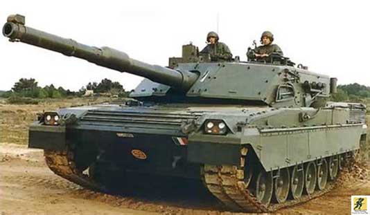 C1 Ariete adalah tank tempur utama Italia yang dirancang dan dibuat di dalam negeri dan telah digunakan oleh Angkatan Darat Italia sejak pertengahan tahun 1990-an.