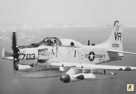 Douglas A-1 Skyraider AD-5Q (EA-1F) - Versi penanggulangan elektronik empat kursi; 54 unit konversi dari versi lain