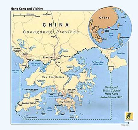 Wilayah ini terdiri dari Pulau Hong Kong, yang awalnya diserahkan oleh Cina kepada Britania Raya, bagian selatan Semenanjung Kowloon dan Pulau Stonecutters (Ngong Shuen) (sekarang bergabung dengan daratan utama), diserahkan pada tahun 1860, dan Wilayah Baru, yang mencakup wilayah daratan yang sebagian besar terletak di utara, bersama dengan 230 pulau besar dan kecil di lepas pantai-semuanya disewa dari Tiongkok selama 99 tahun dari tahun 1898 hingga 1997.