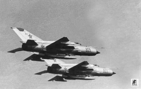 Pesawat-pesawat tempur MiG Soviet menyediakan perlindungan udara yang diperlukan. Pilot Soviet juga mulai mendekati pesawat IAF selama April 1970, tetapi pilot Israel diberi perintah untuk tidak menyerang pesawat-pesawat ini dan memutuskan hubungan setiap kali MiG yang dipiloti Soviet muncul.