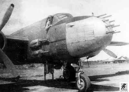 Hidung strafer dari B-25 dari Ml-KNIl (NEIAF).