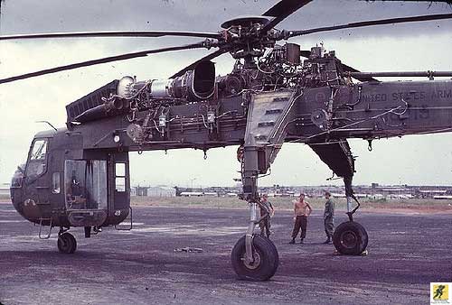 Setelah periode pengujian dan evaluasi yang relatif singkat, CH-54 dengan cepat digunakan secara aktif di Vietnam
