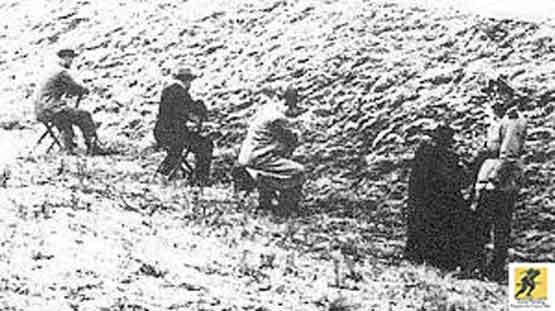 Setelah pengadilan di Verona dan dijatuhi hukuman, pada tanggal 11 Januari 1944, Ciano dieksekusi oleh regu tembak bersama dengan 4 orang lainnya (Emilio De Bono, Luciano Gottardi, Giovanni Marinelli, dan Carlo Pareschi) yang telah memberikan suara untuk menggulingkan Mussolini.