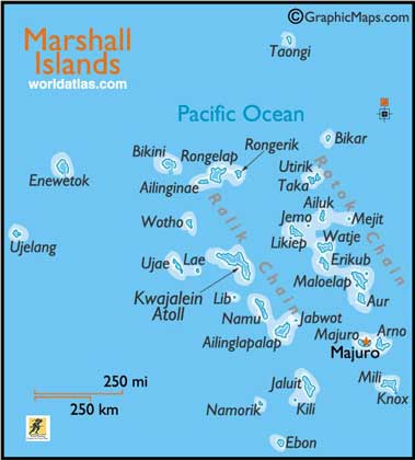 Penampakan Kwajalein yang pertama kali dicatat oleh orang Eropa adalah selama ekspedisi Spanyol Ruy López de Villalobos pada bulan Januari 1543. Atol ini dipetakan sebagai Los Jardines (Taman) karena penampilannya yang segar dan pepohonannya