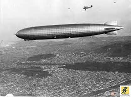 Balon udara zeppelin - melakukan penerbangan perdananya dari hanggar terapung di Danau Constance, dekat Friedrichshafen, Jerman, pada tanggal 2 Juli 1900.